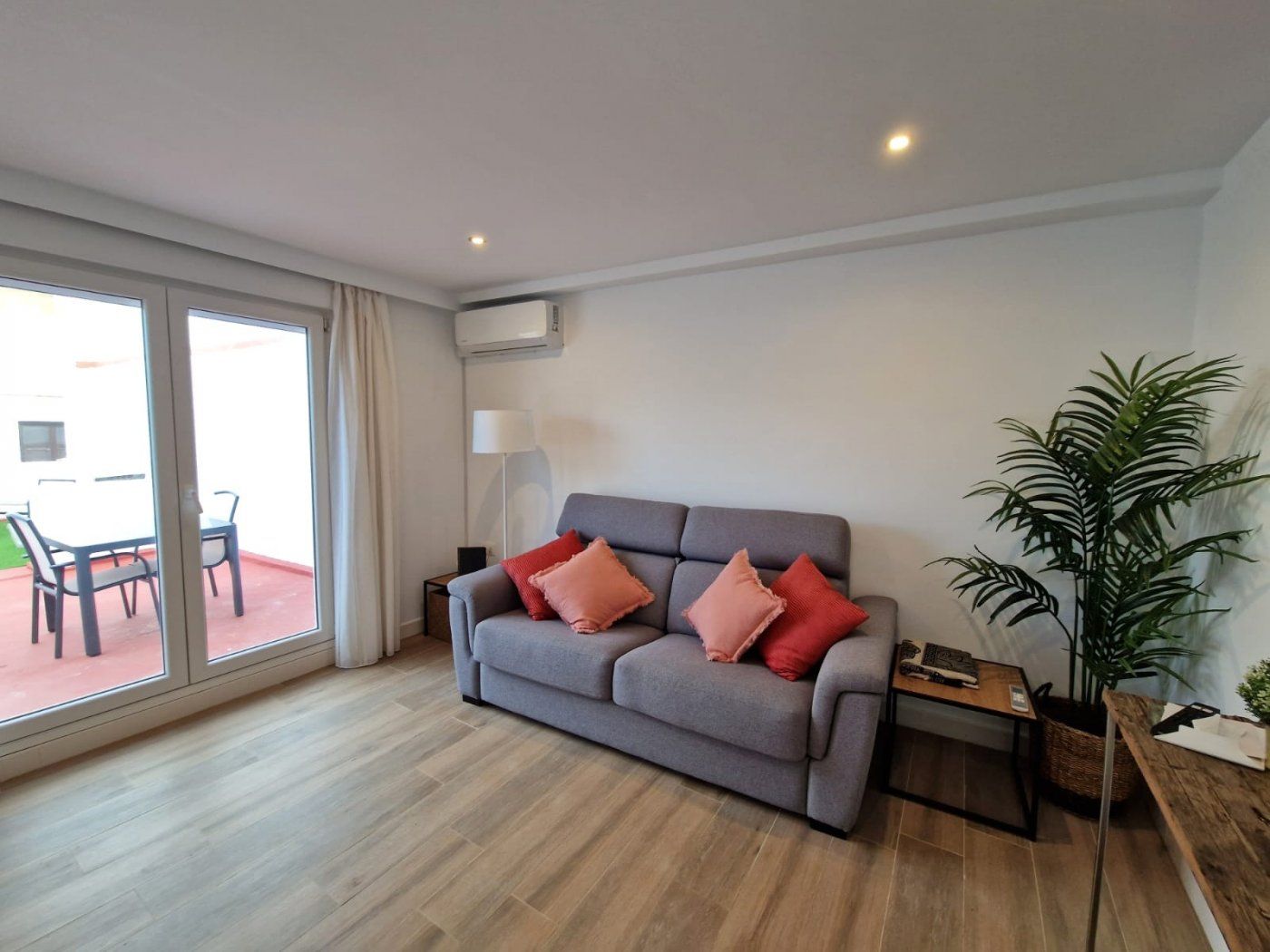 Sala d'estar de Àtic en venda en  Cádiz Capital amb Aire condicionat, Terrassa i Traster
