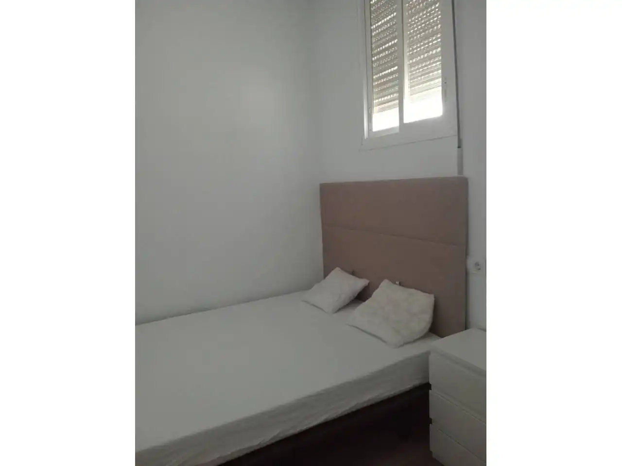 Schlafzimmer von Wohnung zur Miete in Madrid mit Heizung, Möbliert und Alarm