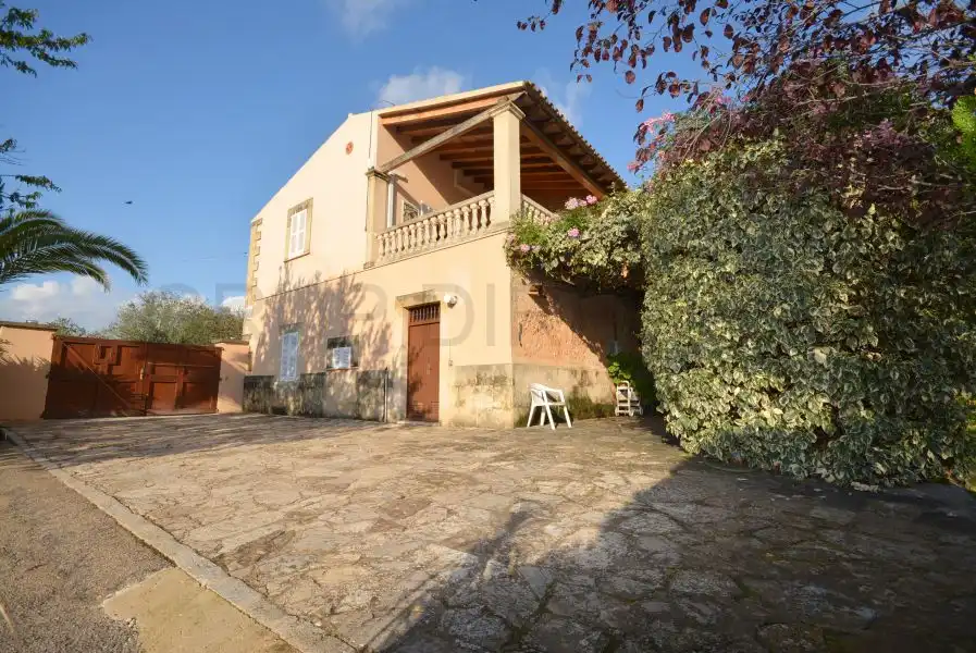 Vista exterior de Finca rústica en venda en Marratxí amb Aire condicionat, Calefacció i Jardí privat