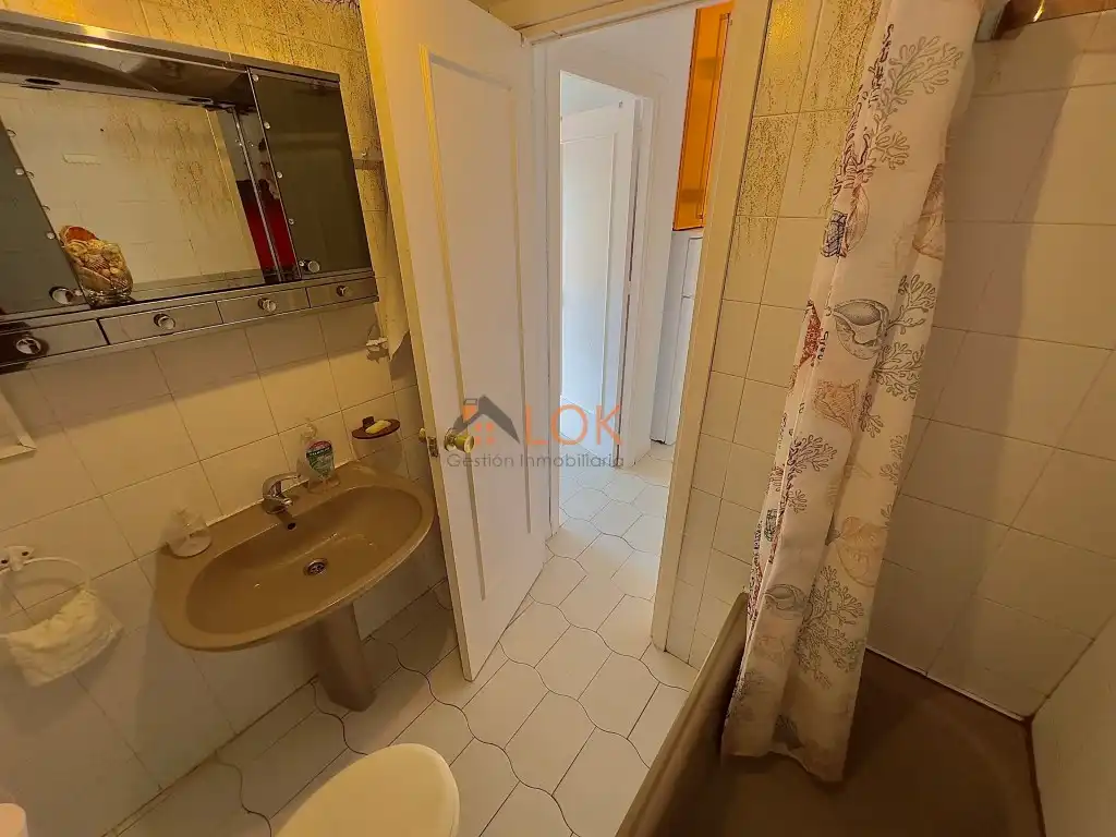 Bathroom of Flat for sale in Benalmádena