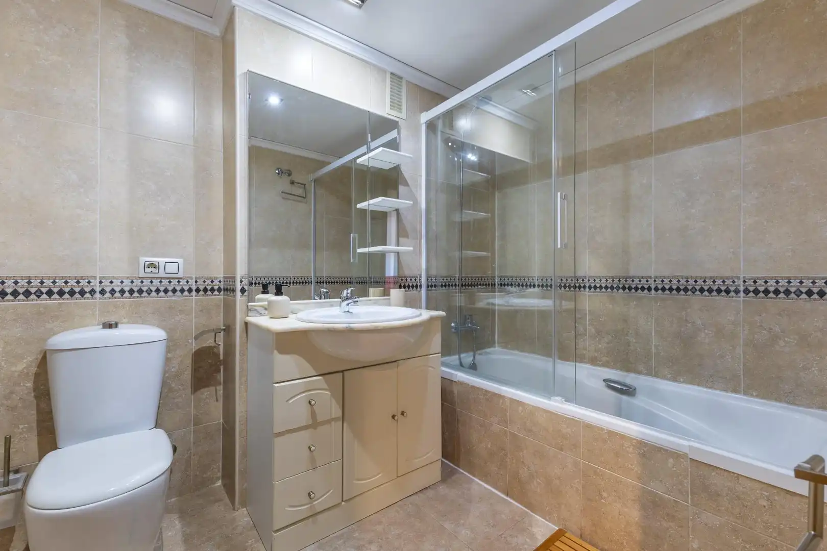 Bathroom of Flat for sale in Sagunto / Sagunt  with Air Conditioner, Heating and Storage room