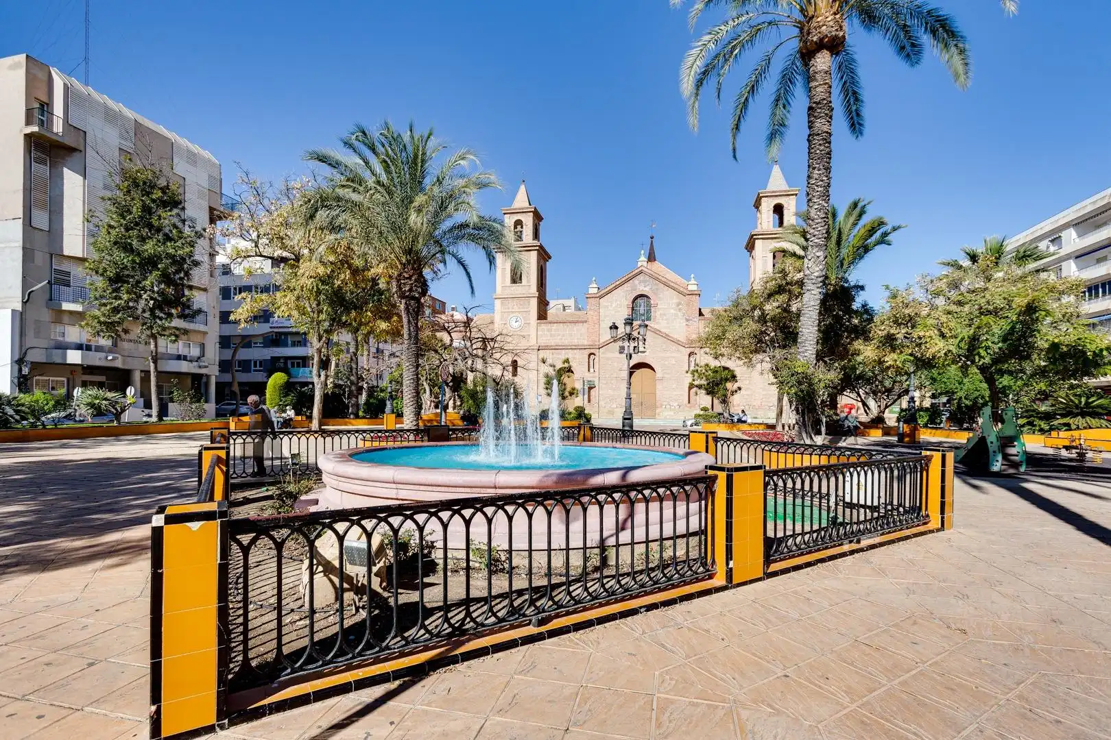 Vista exterior de Apartamento en venta en Torrevieja con Aire acondicionado, Terraza y Trastero