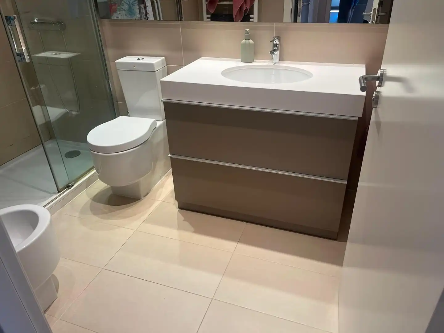 Bathroom of Flat for sale in Sant Cugat del Vallès  with Air Conditioner, Heating and Parquet flooring