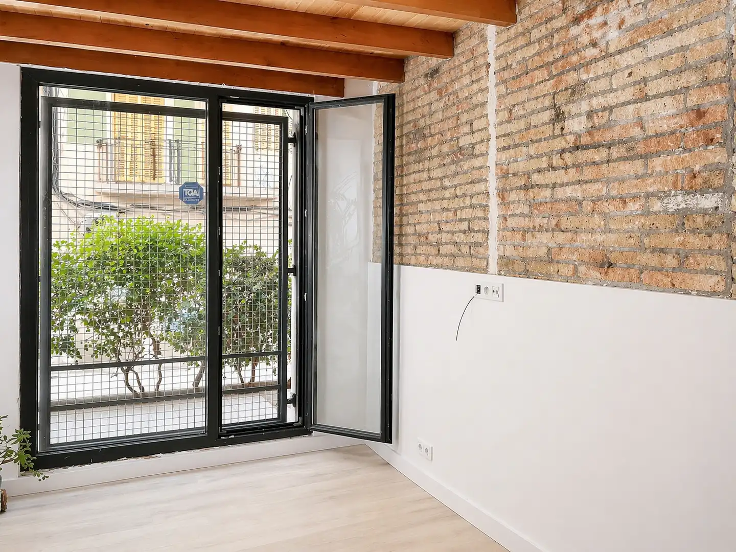 Terrassa de Planta baixa en venda en Barcelona amb Aire condicionat, Forn i Microones
