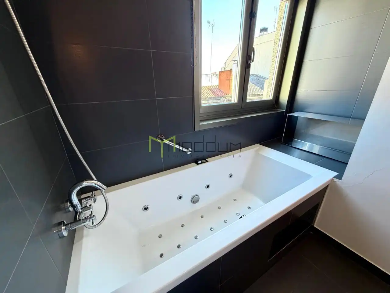 Baño de Ático en venta en A Coruña Capital  con Calefacción, Terraza y Trastero