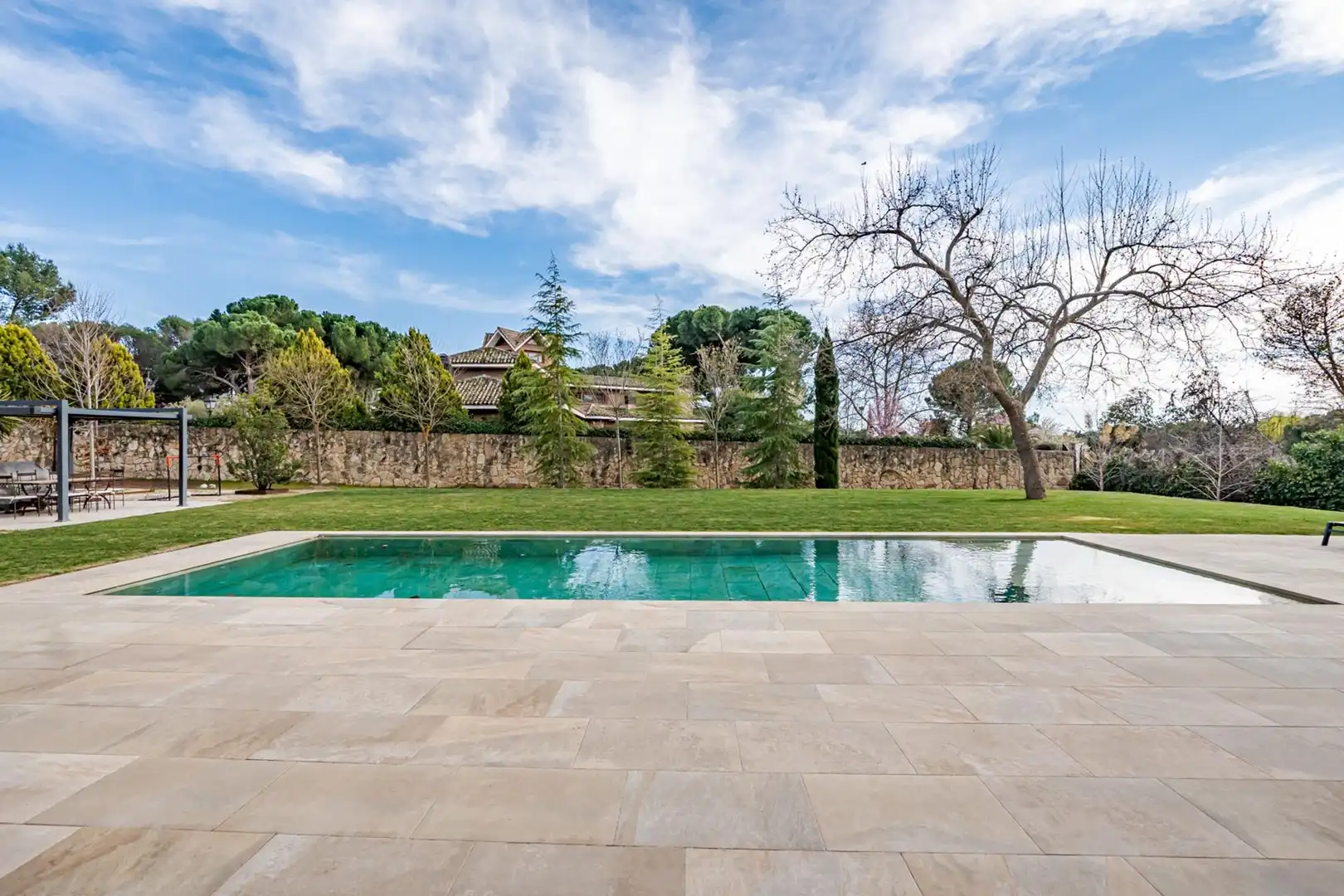 Swimming pool of Houses for sale in Boadilla del Monte  with Air Conditioner, Heating and Private garden