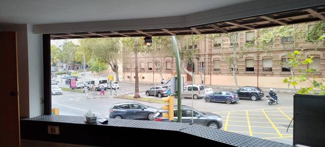 Local comercial en Alquiler en Plaça dels Patins