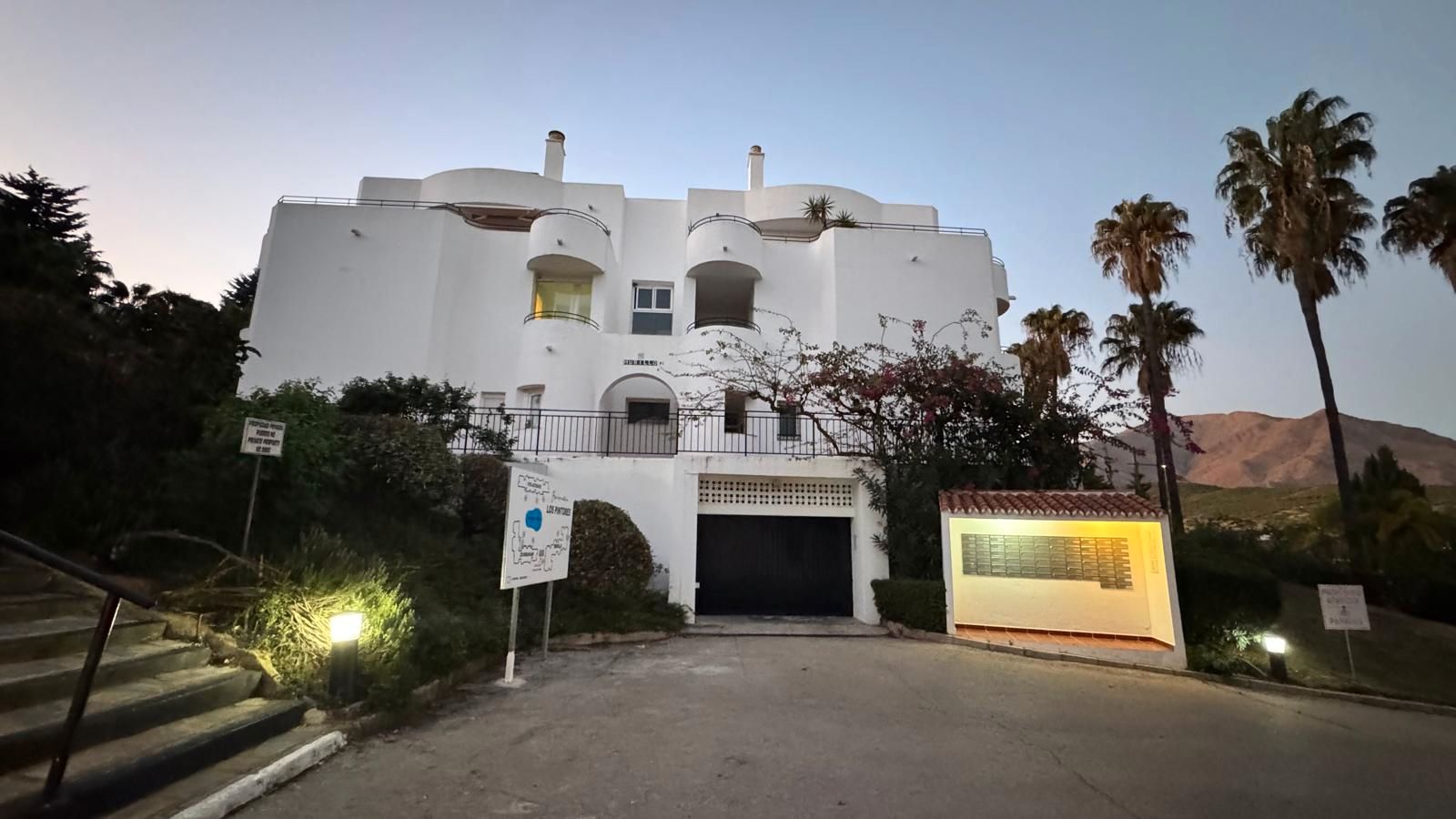Exterior view of Planta baja for sale in Estepona  with Air Conditioner, Private garden and Terrace