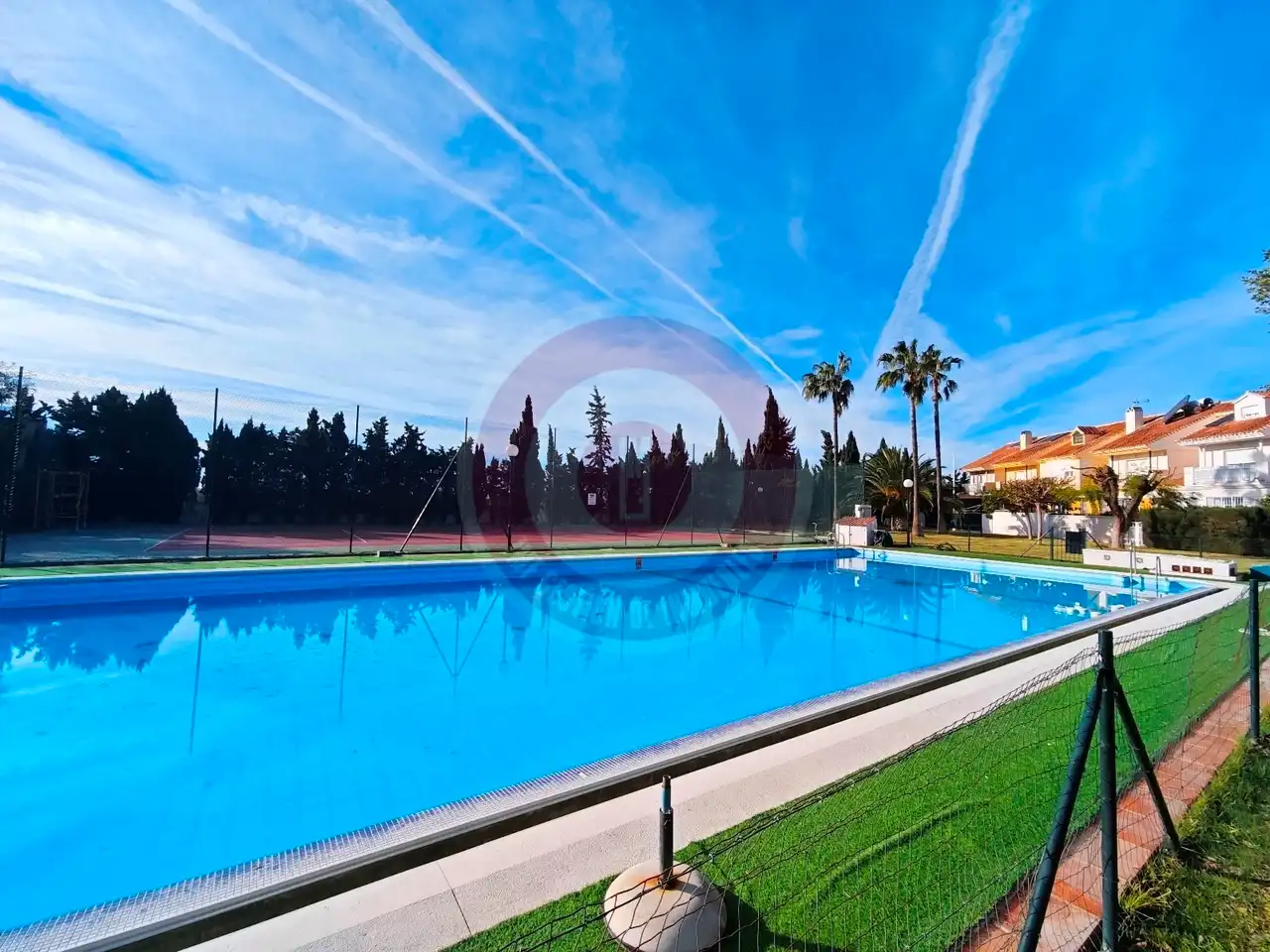 Piscina de Casa adosada en venda en Vélez-Málaga amb Terrassa, Alarma i Piscina comunitària