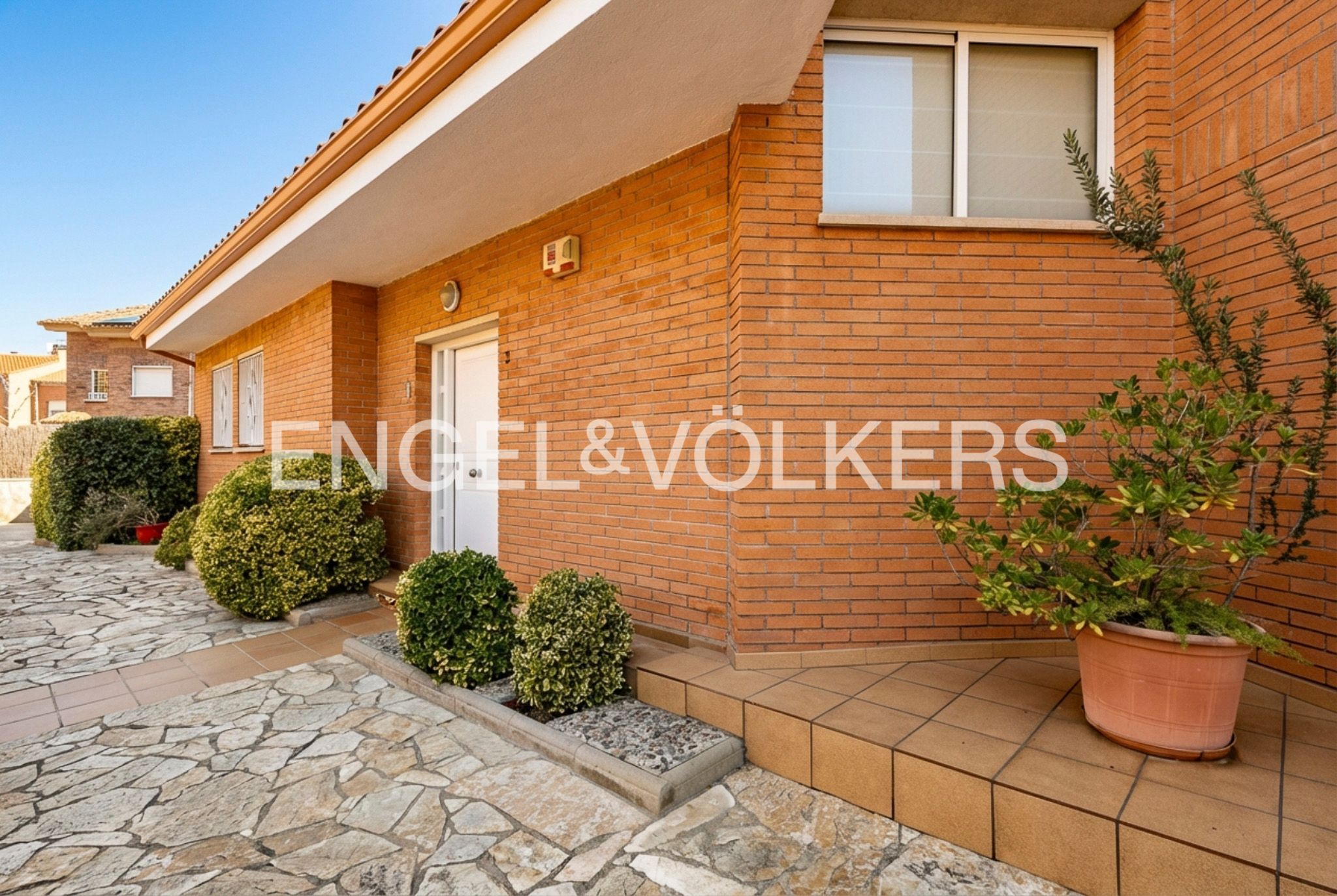 Vista exterior de Casa o xalet en venda en Castellbisbal amb Calefacció
