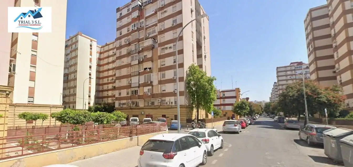 Vista exterior de Piso en venta en Sevilla
