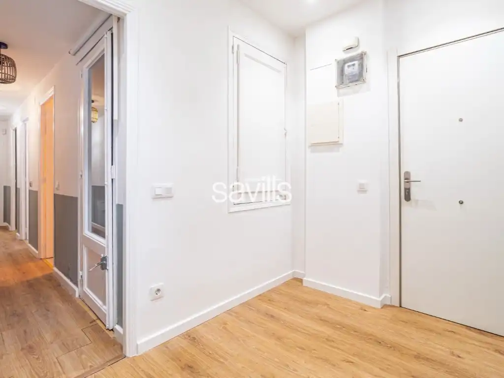 Dormitori de Apartament en venda en Barcelona amb Aire condicionat, Moblat i Forn