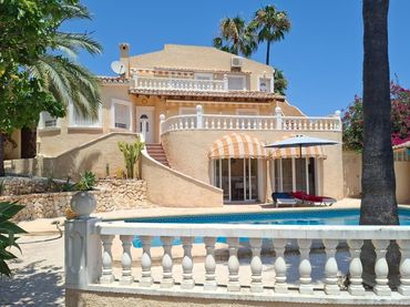 Casa con piscina in vendita a Avenida BALADRAR