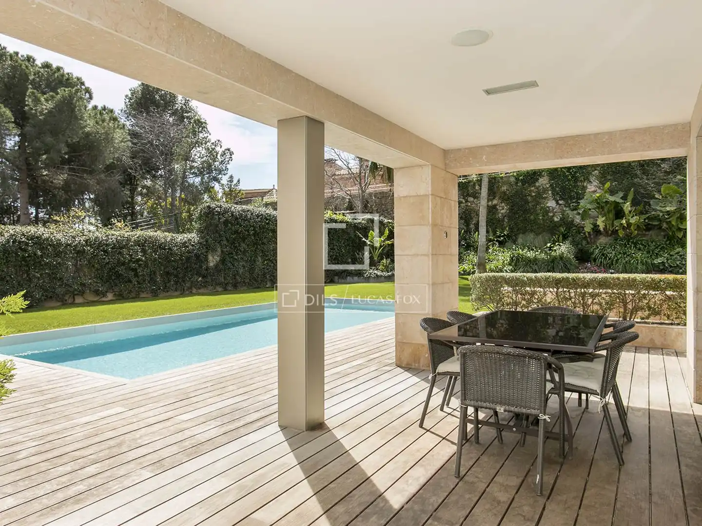 Terrassa de Casa o xalet en venda en Barcelona amb Aire condicionat, Calefacció i Jardí privat