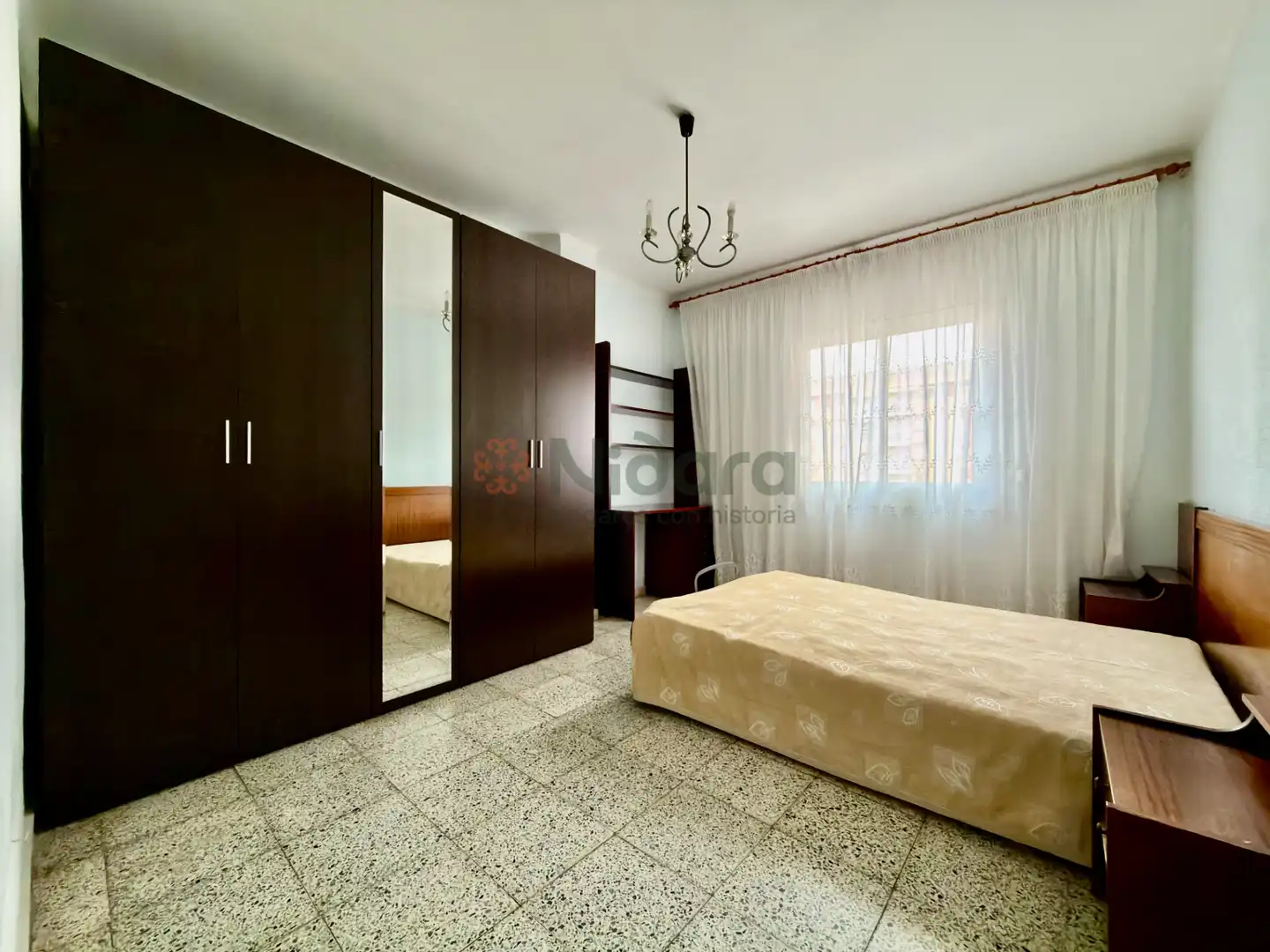 Schlafzimmer von Wohnung zum Verkauf in Barcelona mit Möbliert, Ofen und Balkon