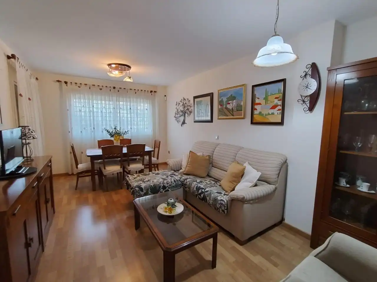 Sala d'estar de Planta baixa de lloguer en Rincón de la Victoria amb Parquet, Terrassa i Moblat