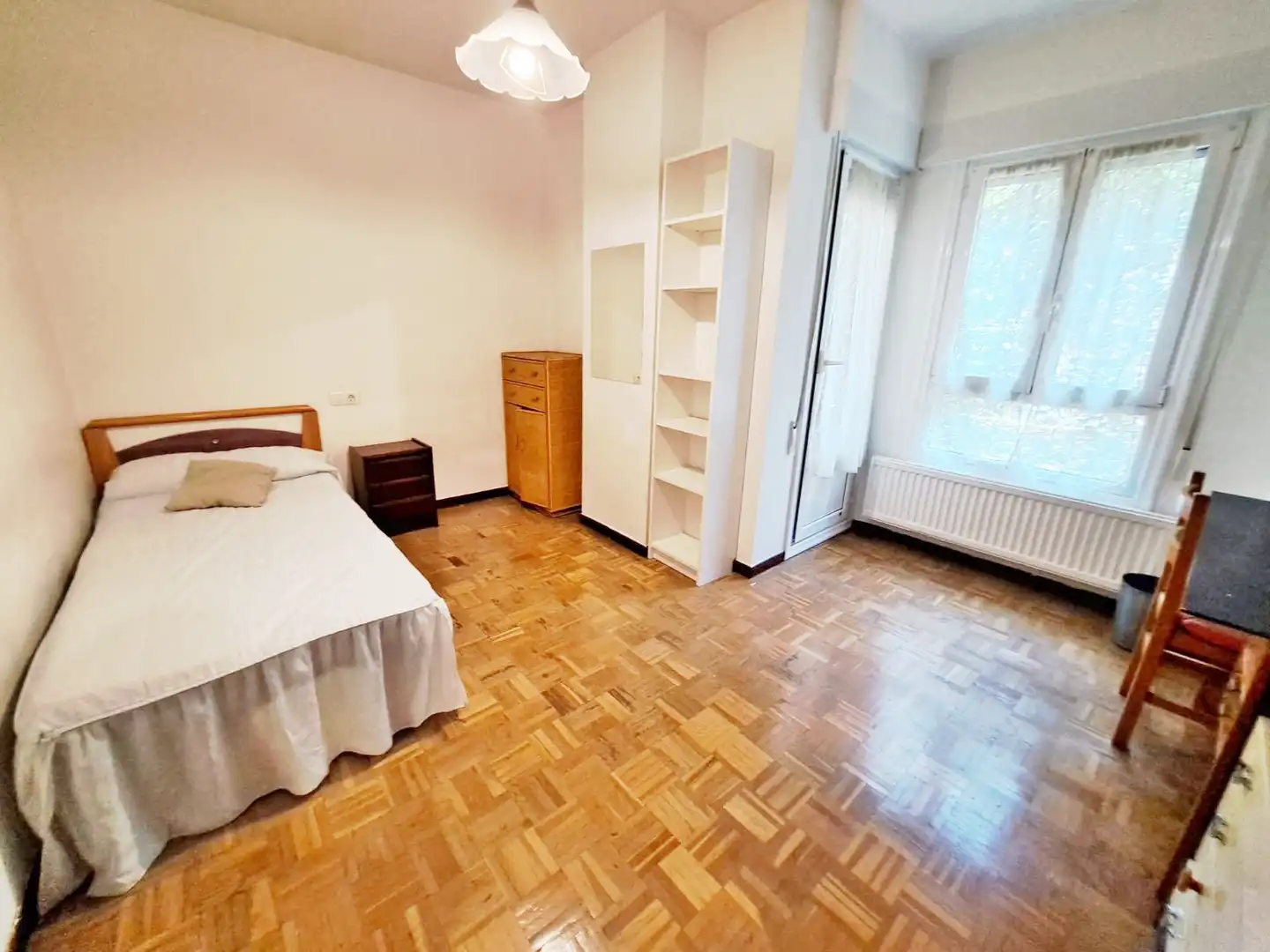 Dormitori de Pis en venda en Vitoria - Gasteiz amb Calefacció, Parquet i Terrassa