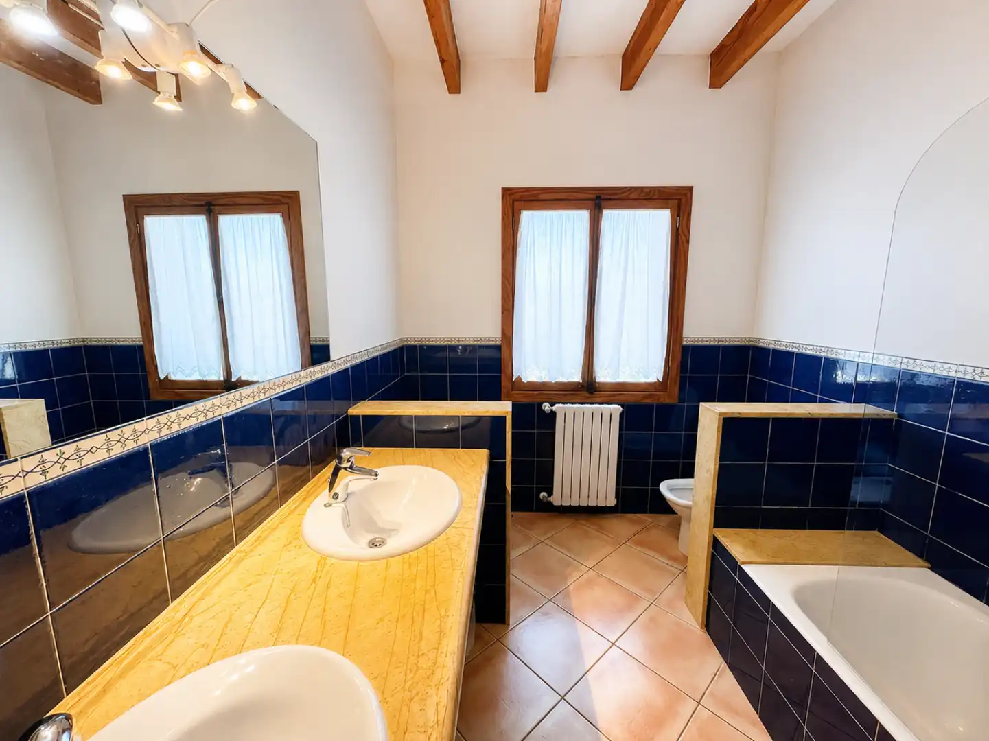 Bathroom of Houses for rent in Santa Eugènia  with Air Conditioner, Heating and Private garden