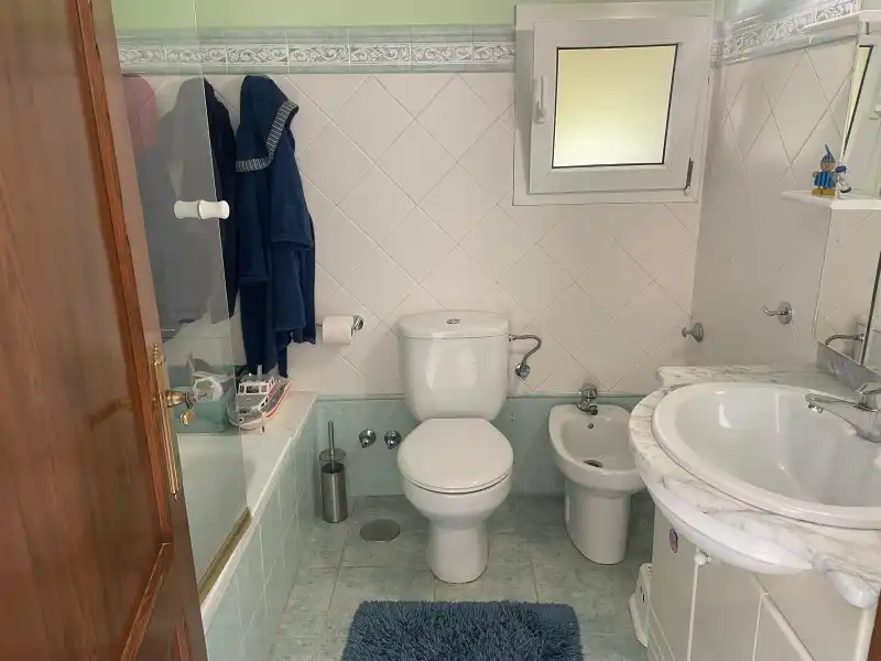 Bany de Casa o xalet en venda en Alhaurín de la Torre amb Terrassa i Piscina