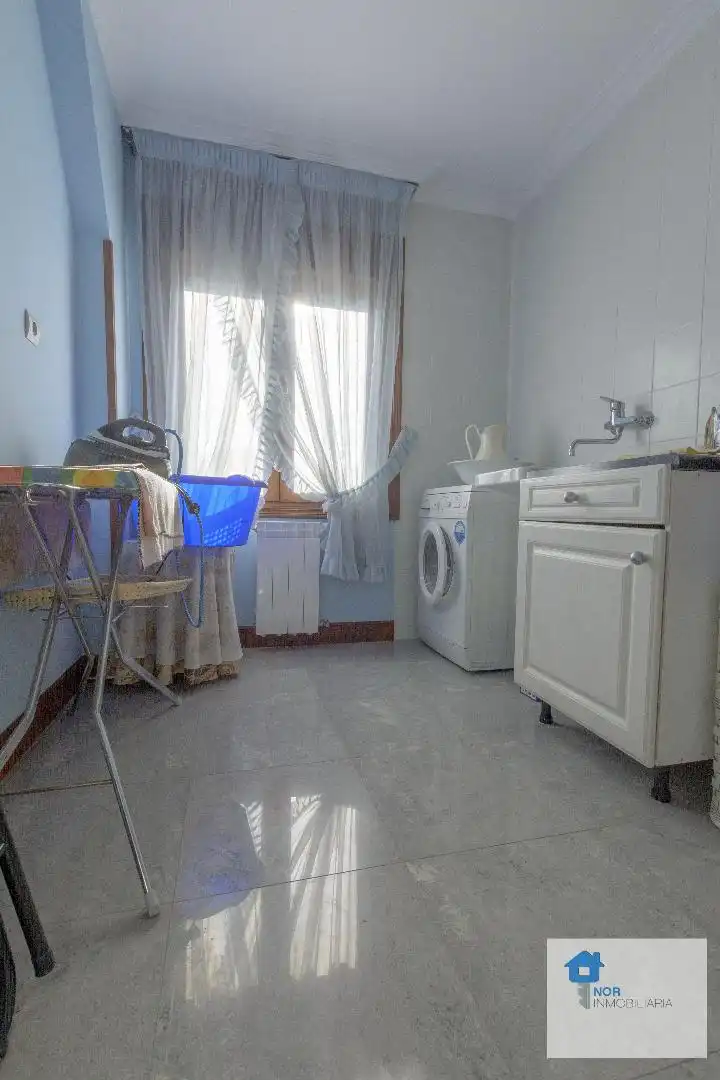 Bany de Casa o xalet en venda en Liendo amb Terrassa, Traster i Moblat