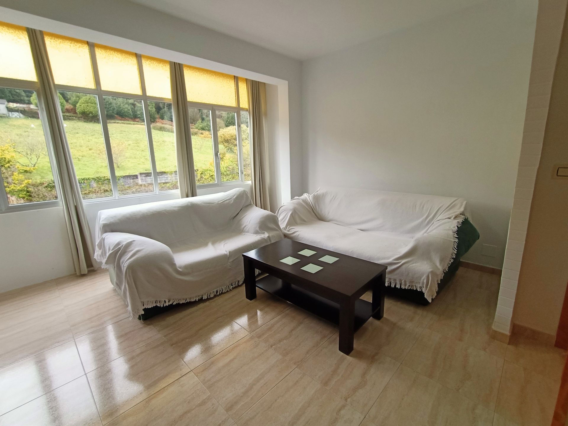 Sala de estar de Piso en venta en Laxe con Amueblado, Horno y Lavadora