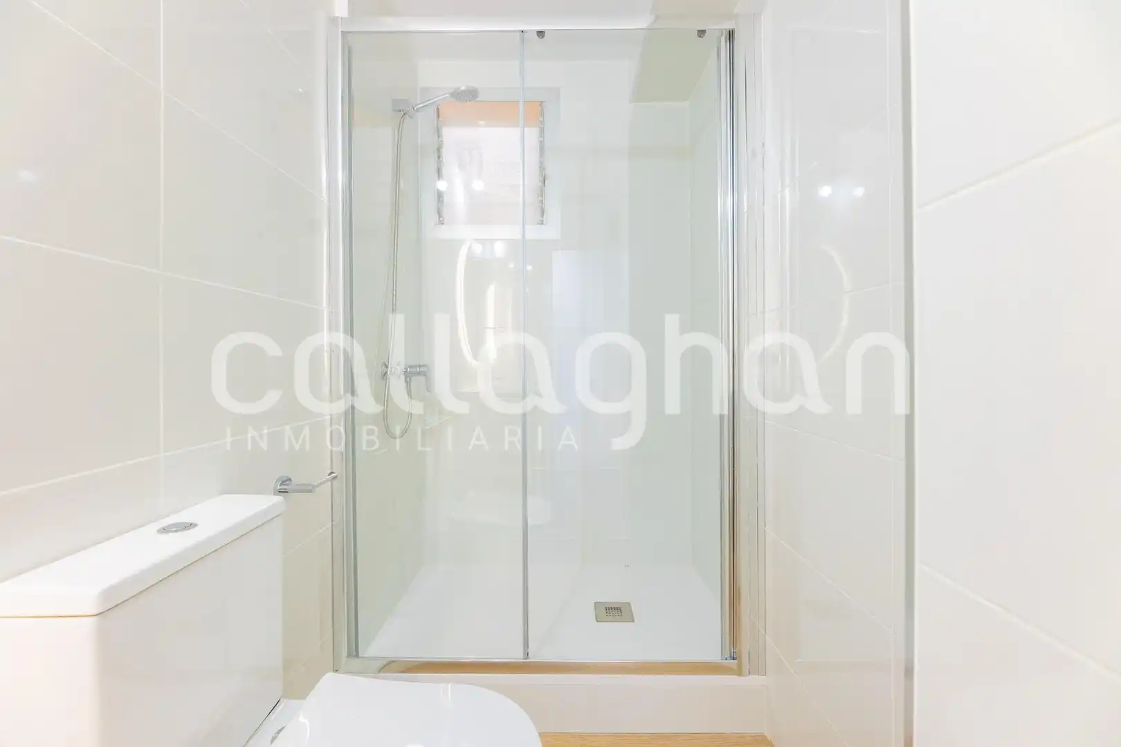Baño de Piso en venta en Valencia con Balcón