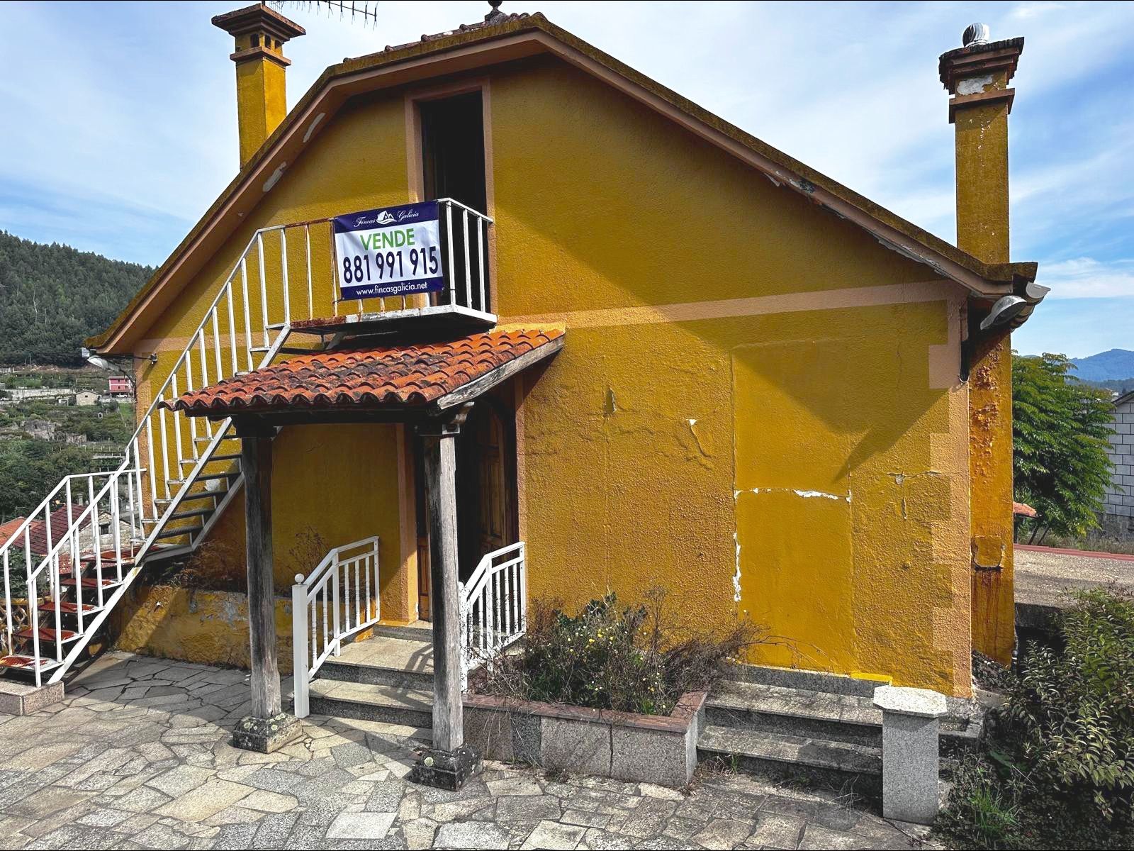 Vista exterior de Casa o xalet en venda en Ponteareas amb Jardí privat