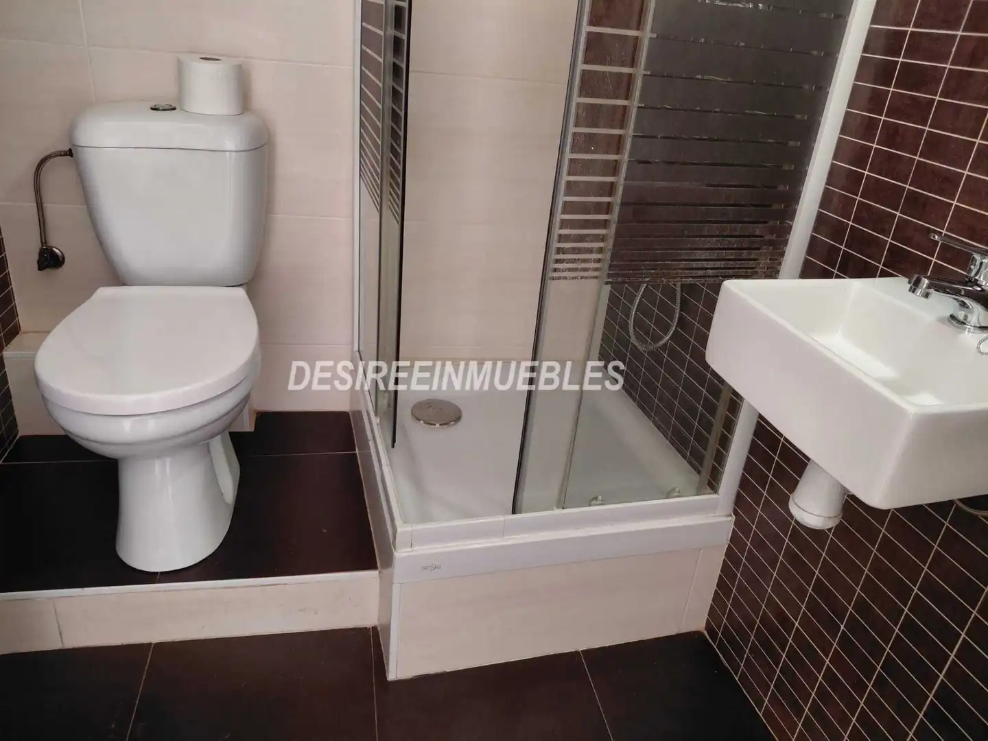 Baño de Oficina de alquiler en Valencia con Aire acondicionado, Calefacción y Terraza