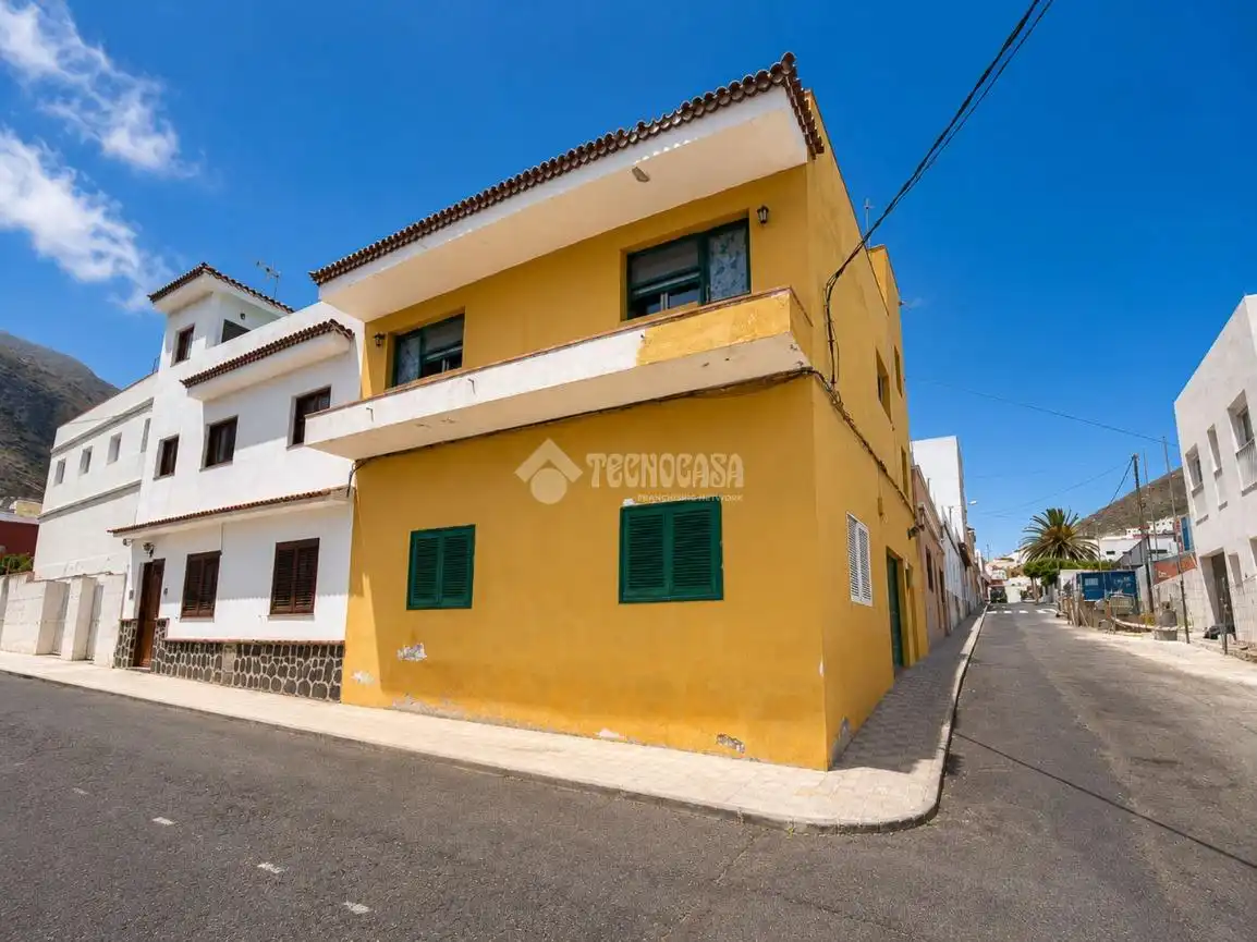 Exterior view of Detached homes for sale in Los Silos  with Balcony