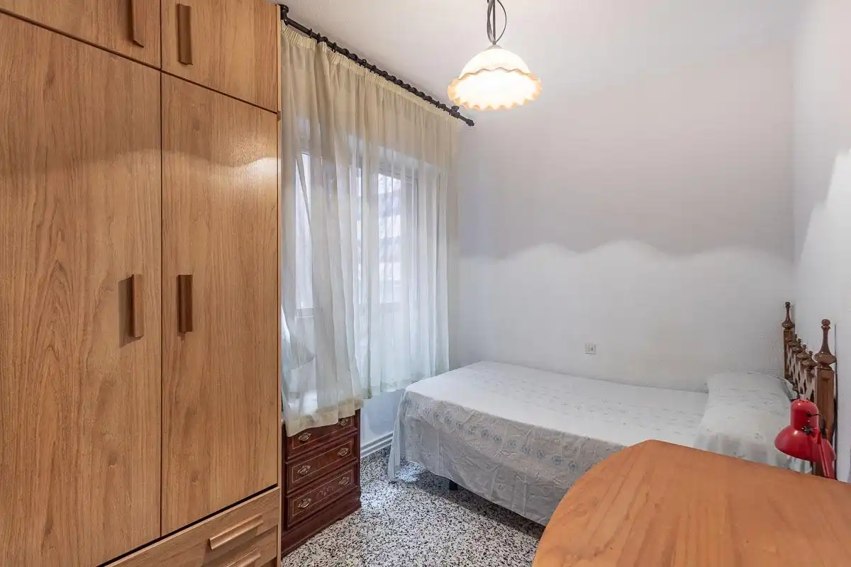 Dormitori de Pis en venda en Granada amb Terrassa