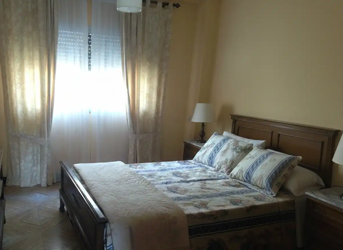 Dormitori de Casa o xalet en venda en Zaragoza amb Calefacció