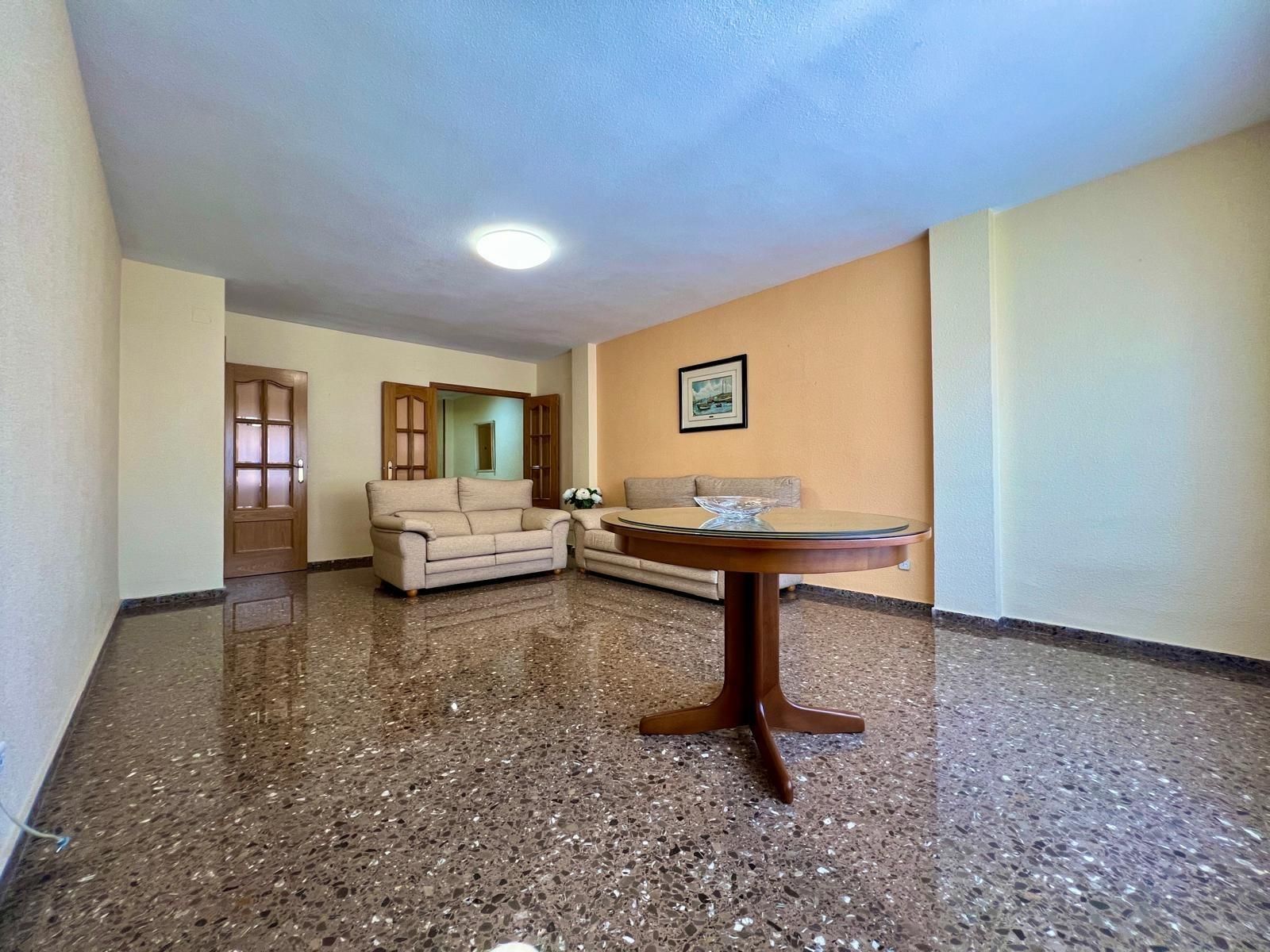 Sala d'estar de Pis en venda en  Valencia Capital amb Aire condicionat i Terrassa