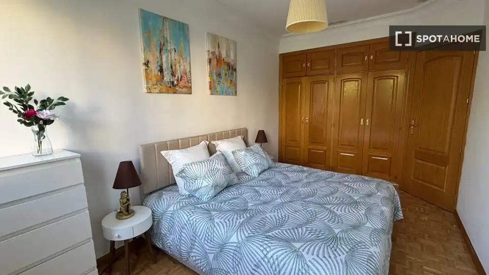 Dormitori de Apartament per a compartir en Madrid amb Aire condicionat, Calefacció i Terrassa
