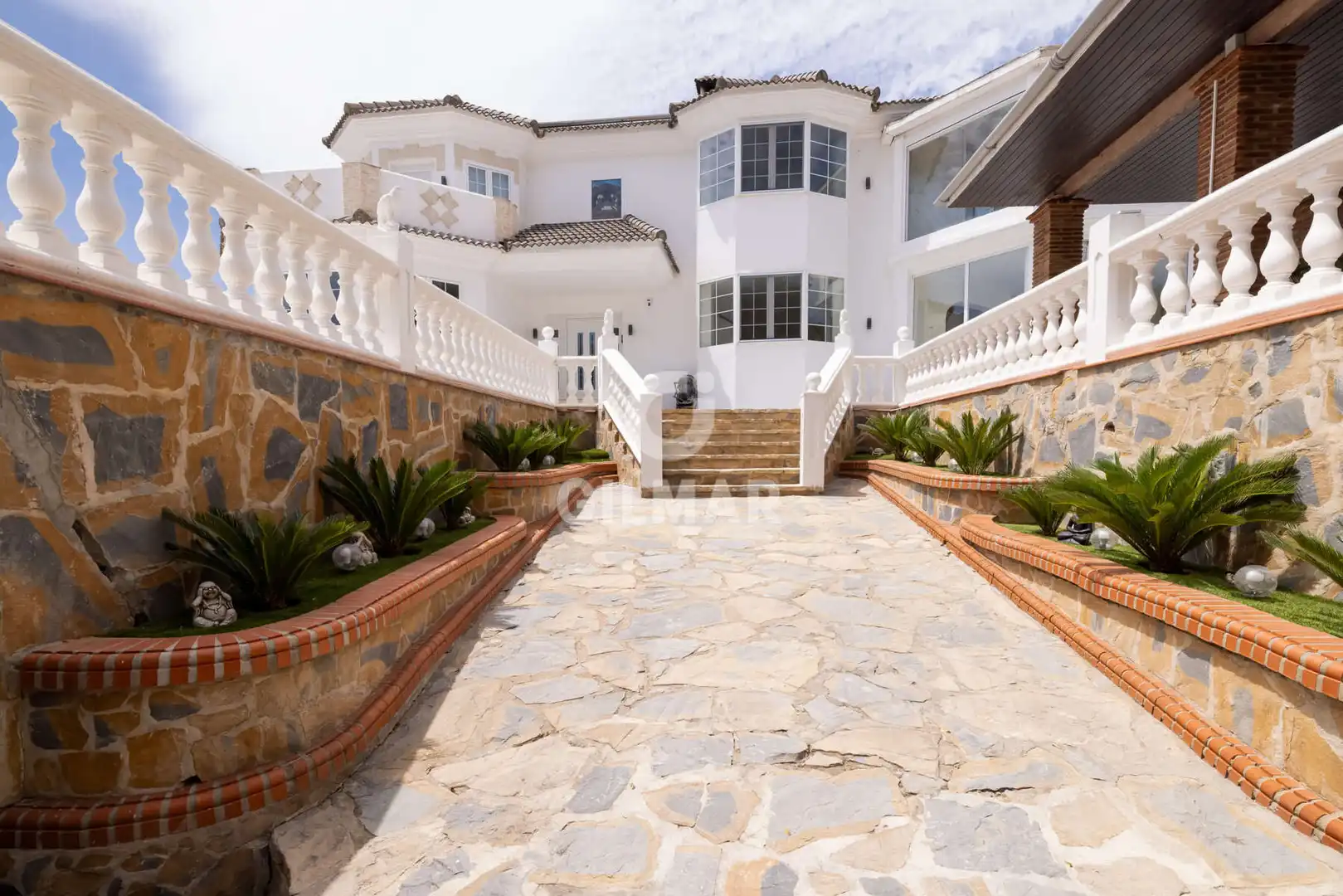 Vista exterior de Casa o chalet en venta en Estepona con Jardín privado y Piscina