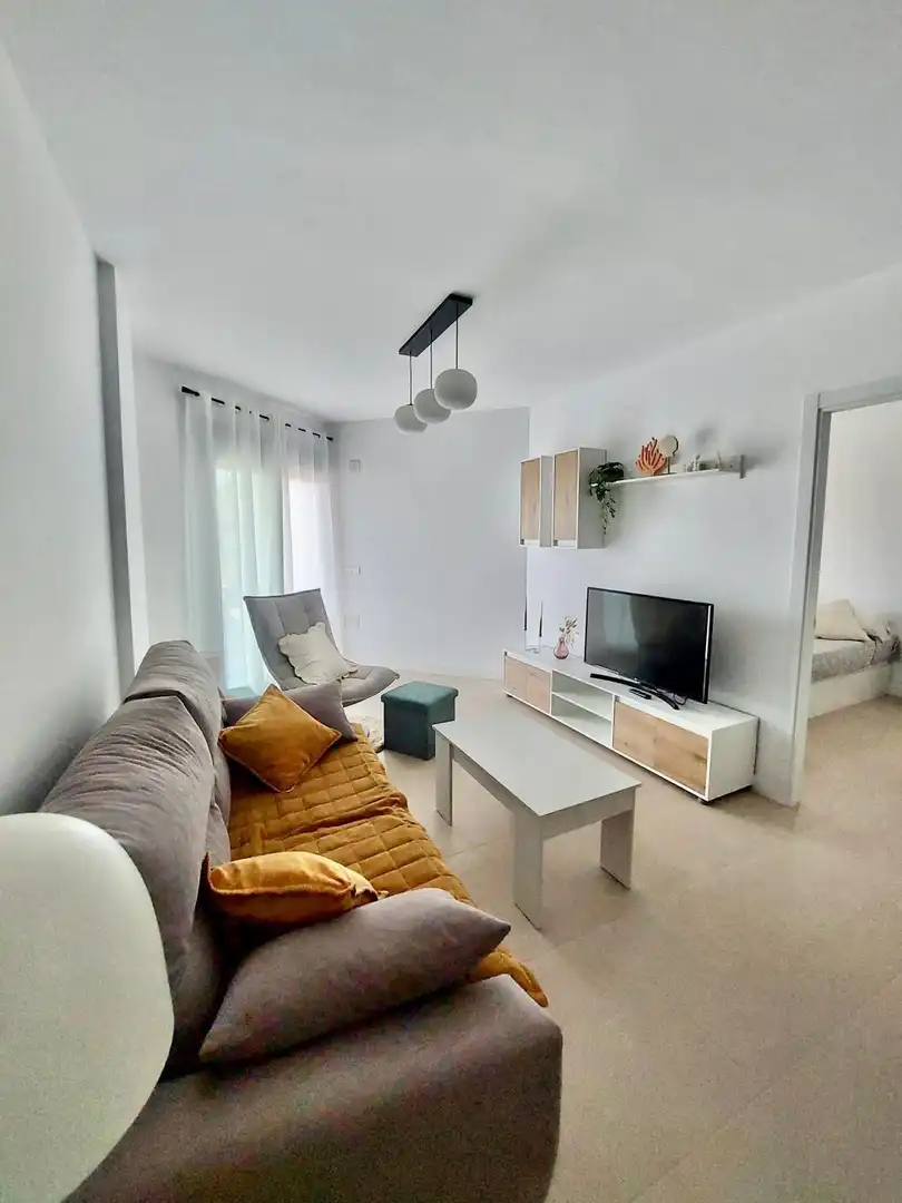 Erdgeschosswohnung zur Miete in Calle Calle Italia, imagen 4