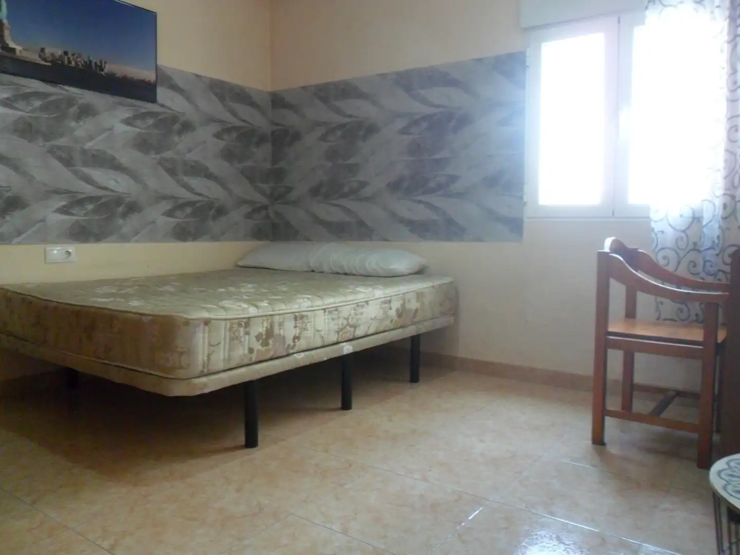 Habitación de Piso de alquiler en Granada con Calefacción y Jardín privado
