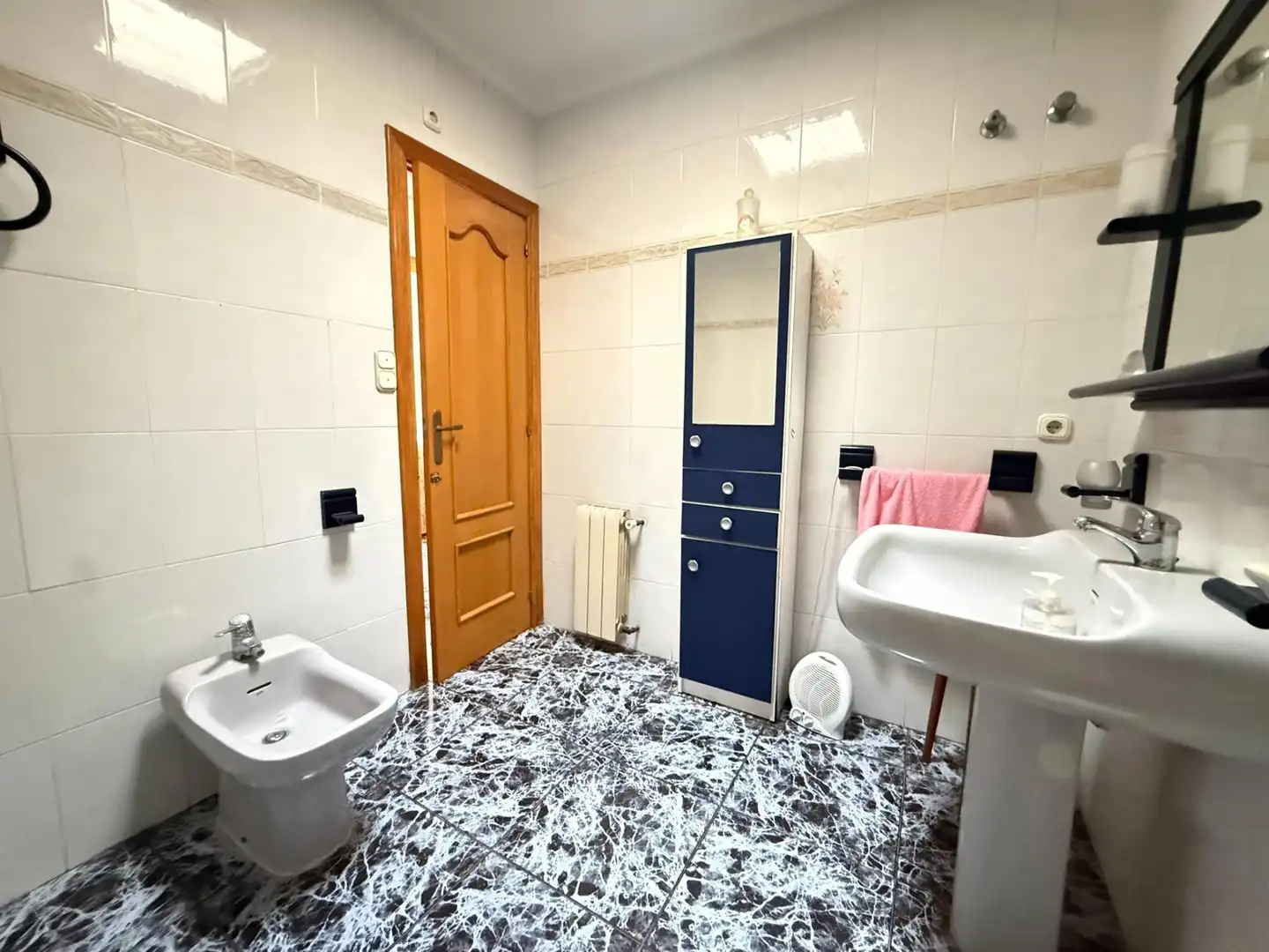 Baño de Piso en venta en Guardamar del Segura con Aire acondicionado, Terraza y Trastero