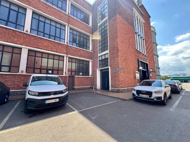 Oficina en Alquiler en Del Zinc, 46 en Llaranes