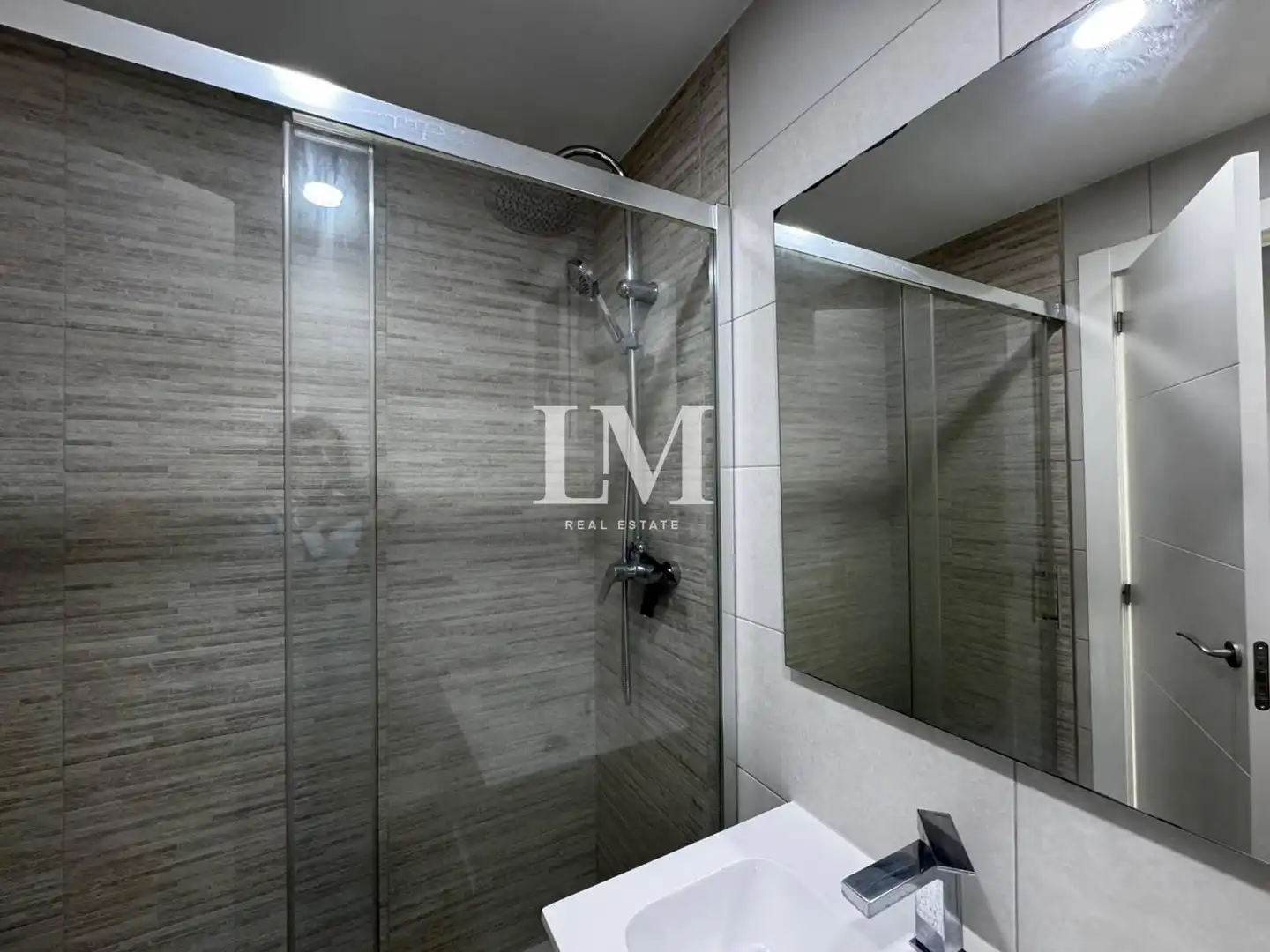 Bany de Apartament en venda en Gràcia