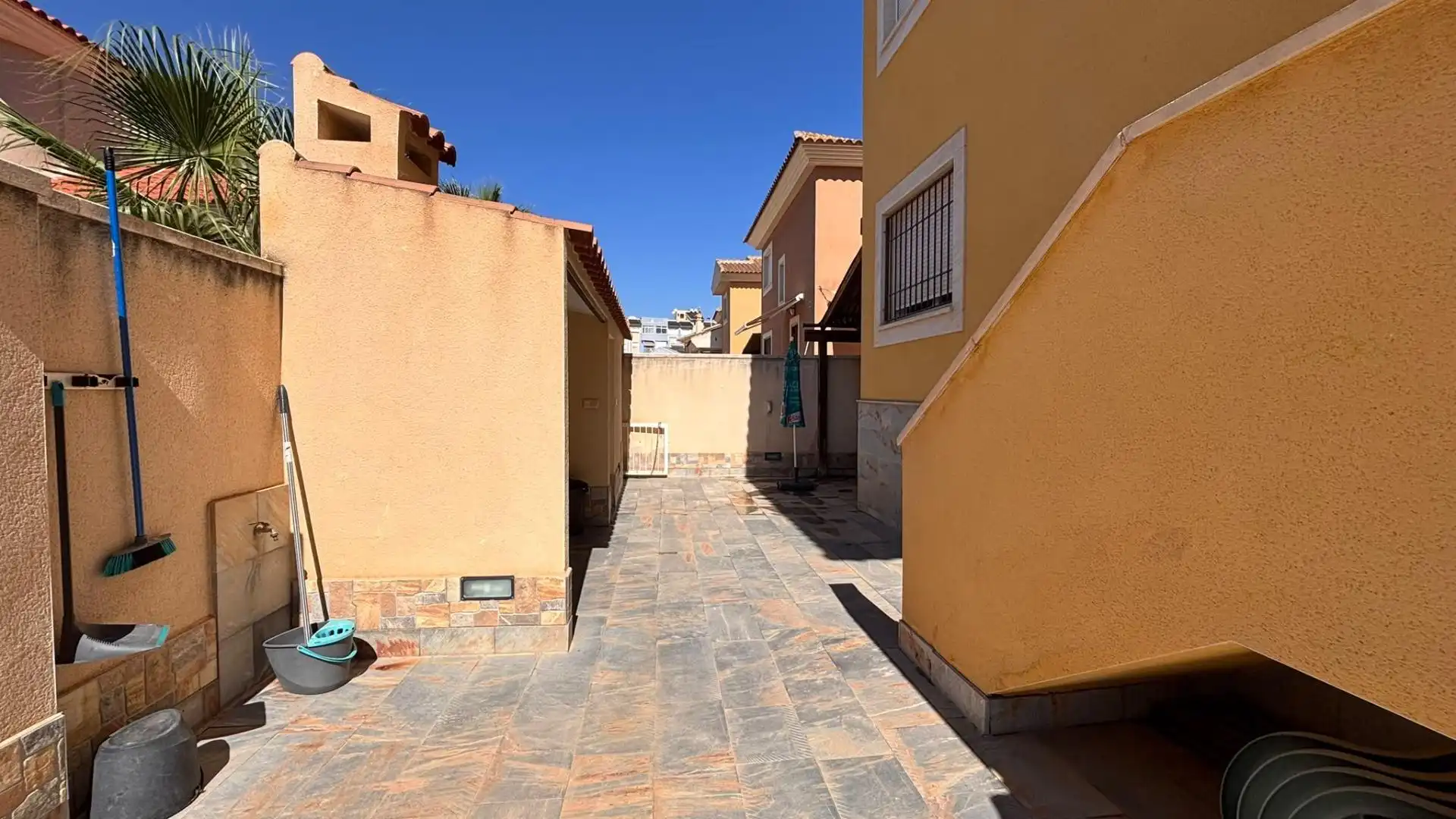 Detached house with terrace for sale in Calle Calle Naranjo de Bulnes, imagen 8