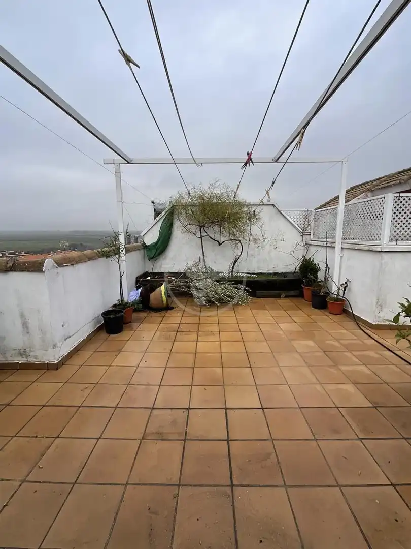Terrasse von Maisonette zum Verkauf in Linares mit Klimaanlage