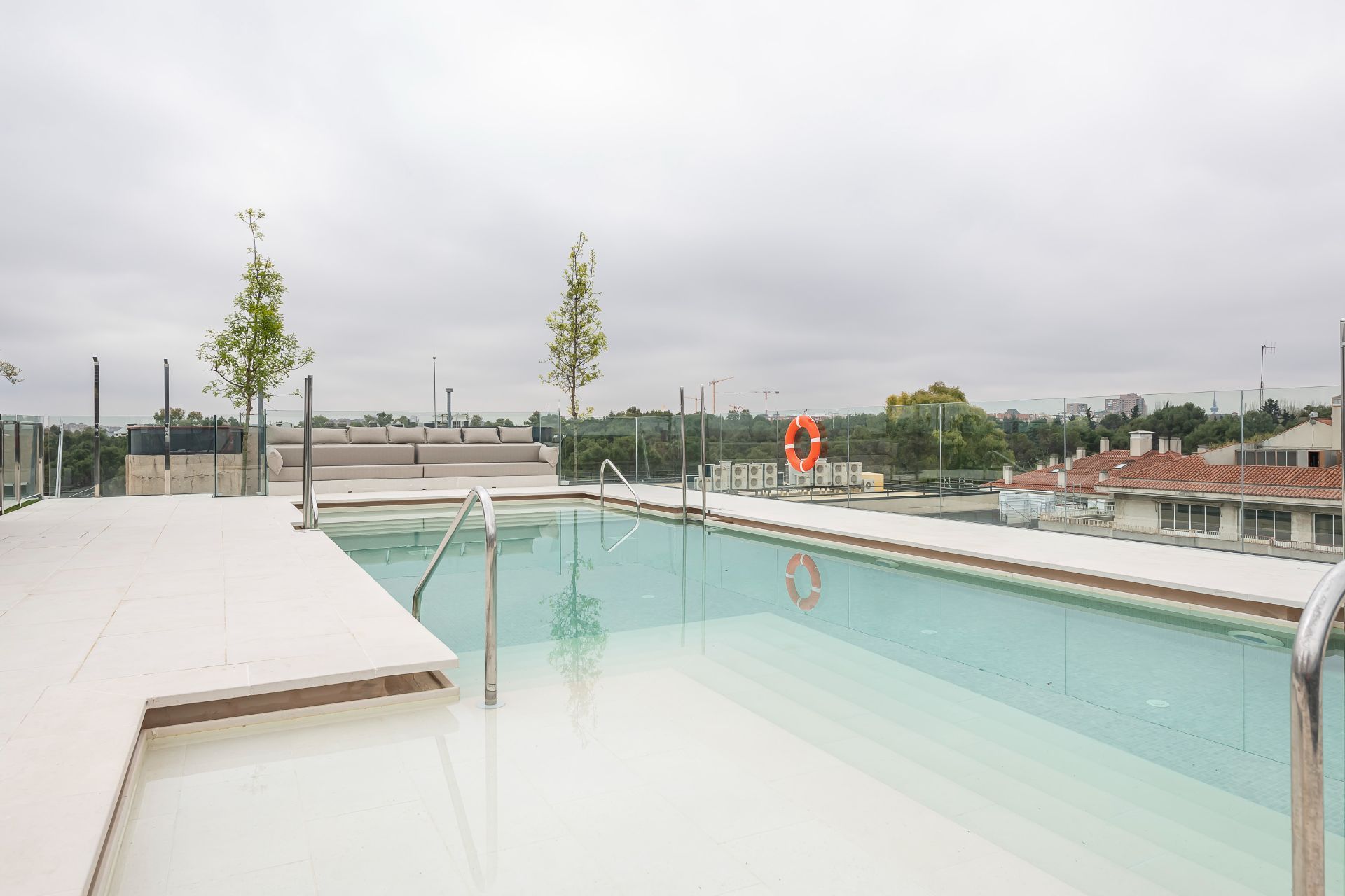 Piscina de Ático en venta en  Madrid Capital con Aire acondicionado, Calefacción y Terraza
