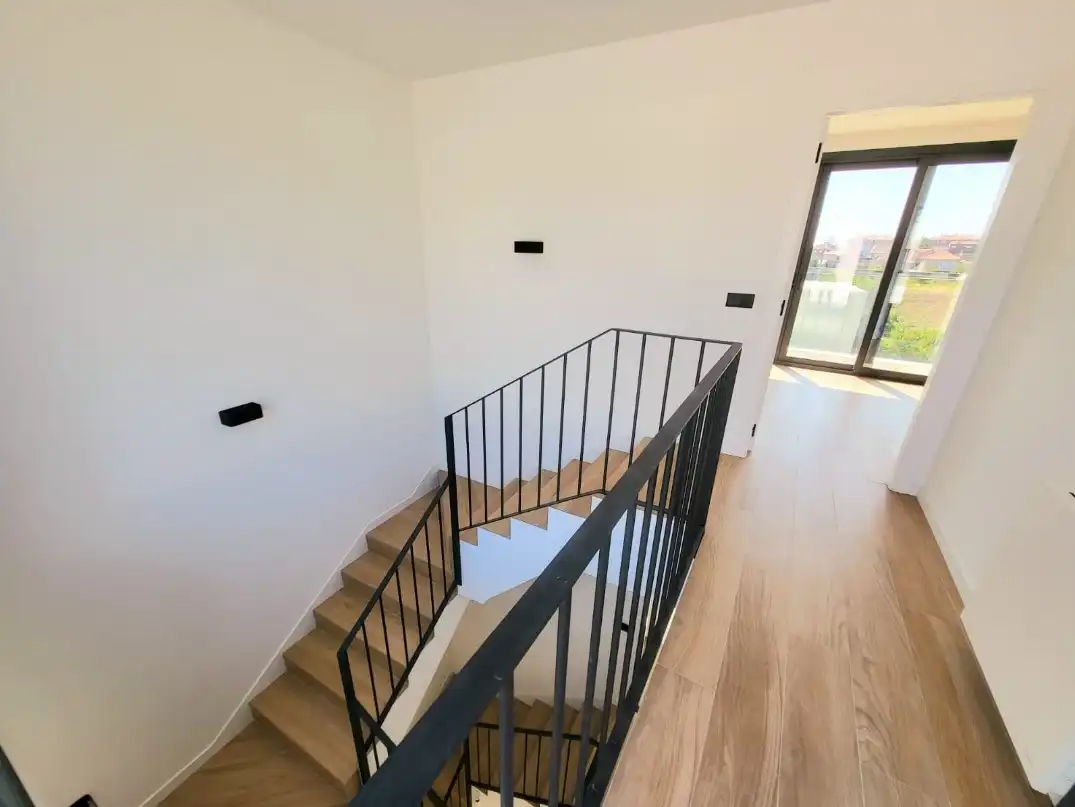 Casa adosada en venta en Vigo  con Aire acondicionado, Calefacción y Jardín privado