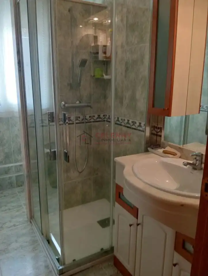 Bathroom of Houses for sale in Toén  with Heating, Private garden and Terrace