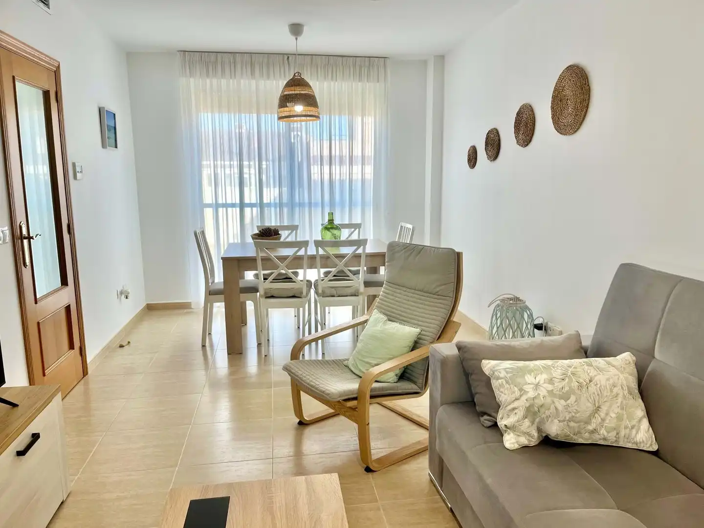 Wohnzimmer von Wohnung zum Verkauf in Torreblanca mit Klimaanlage, Heizung und Schwimmbad