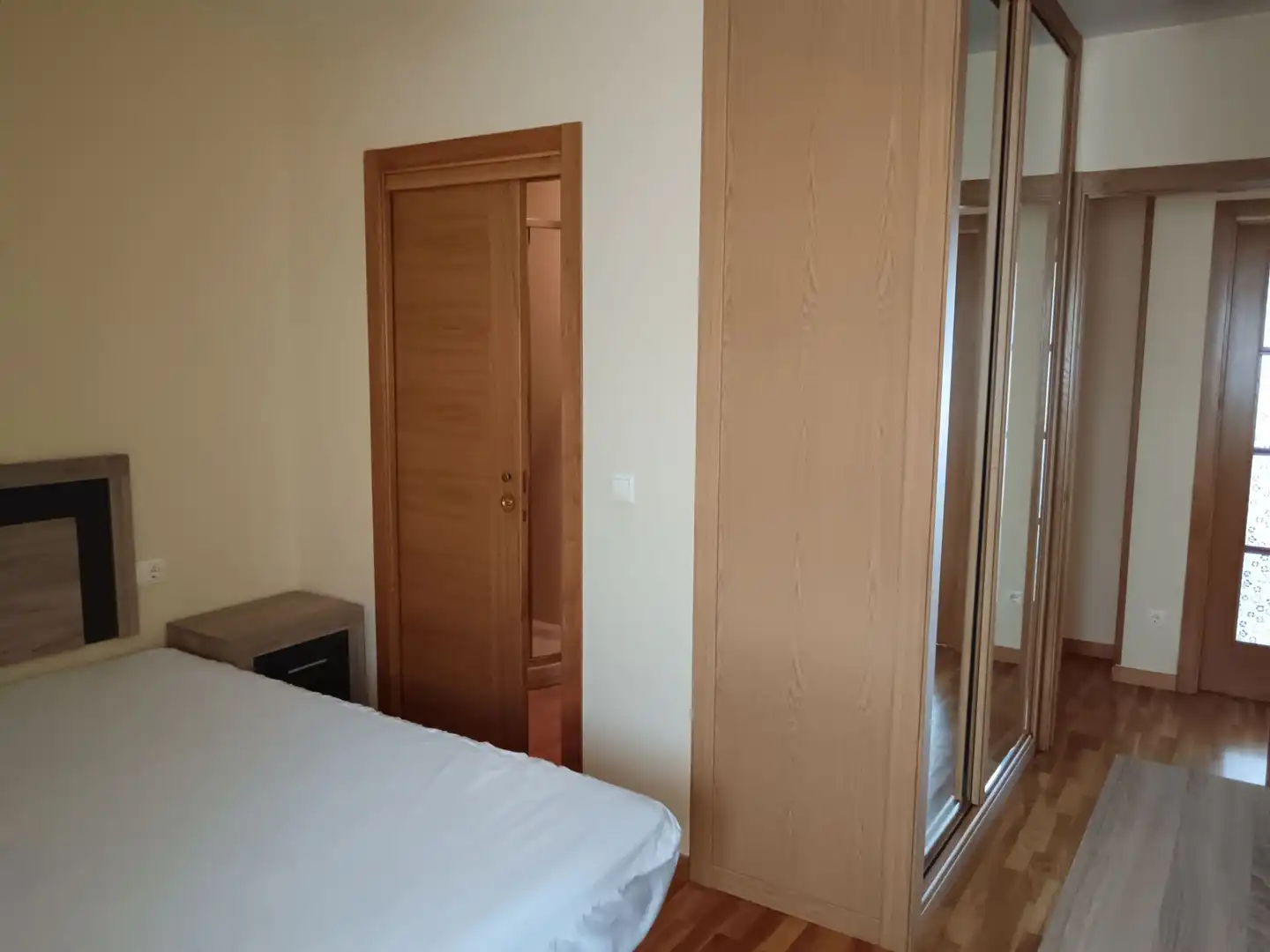 Schlafzimmer von Wohnung zur Miete in A Coruña Capital  mit Heizung, Terrasse und Möbliert