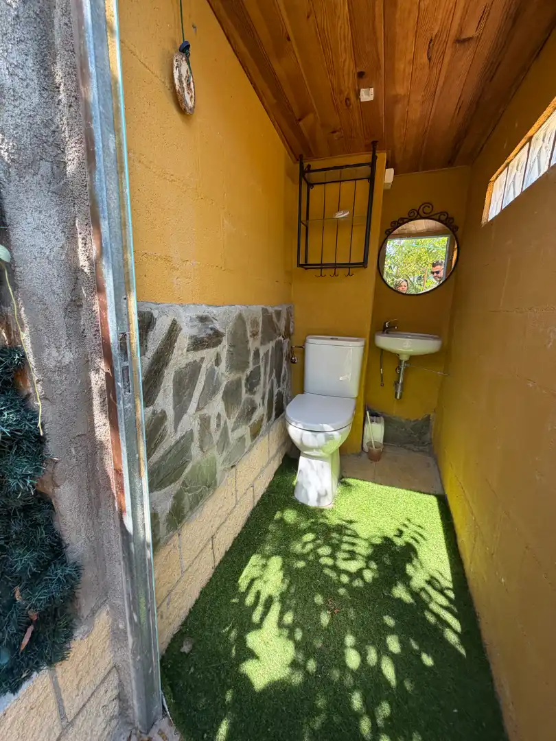 Badezimmer von Einfamilien-Reihenhaus zum Verkauf in Sant Pere de Ribes mit Heizung, Privatgarten und Parkett