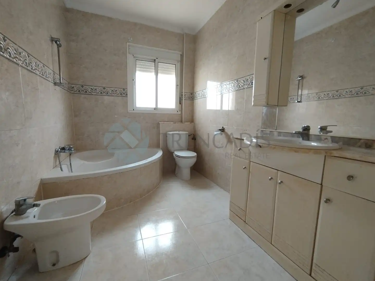 Casa aparellada en venda a golda meir, imagen 24