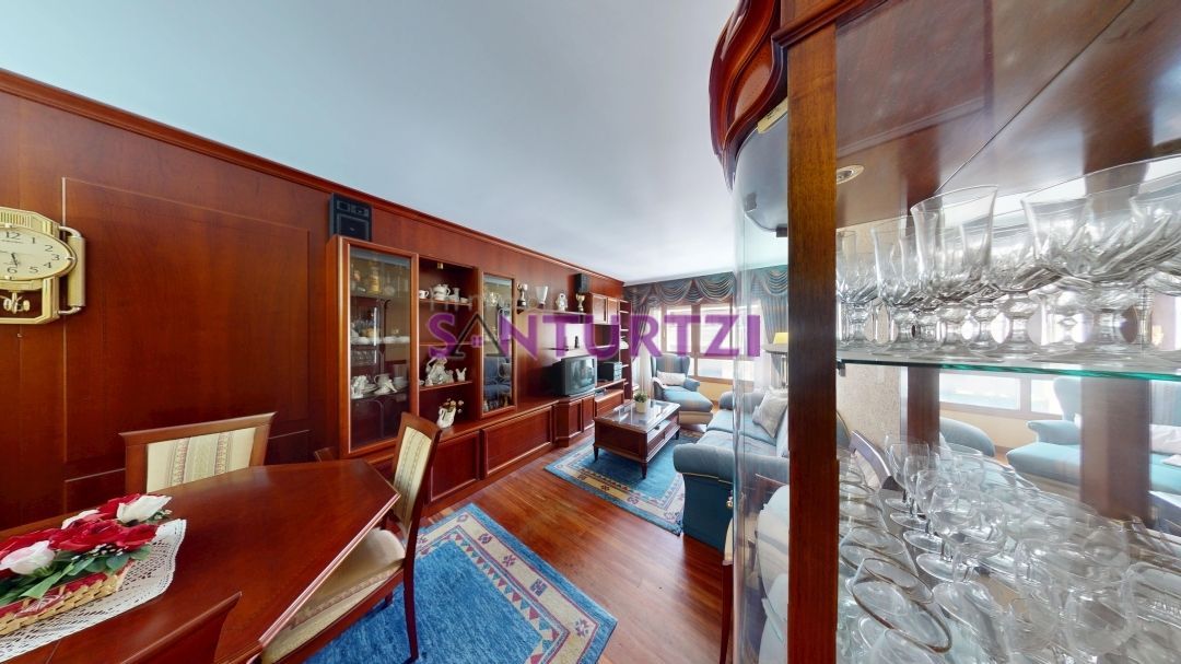 Living room of Flat for sale in Santurtzi   with Heating, Storage room and Furnished