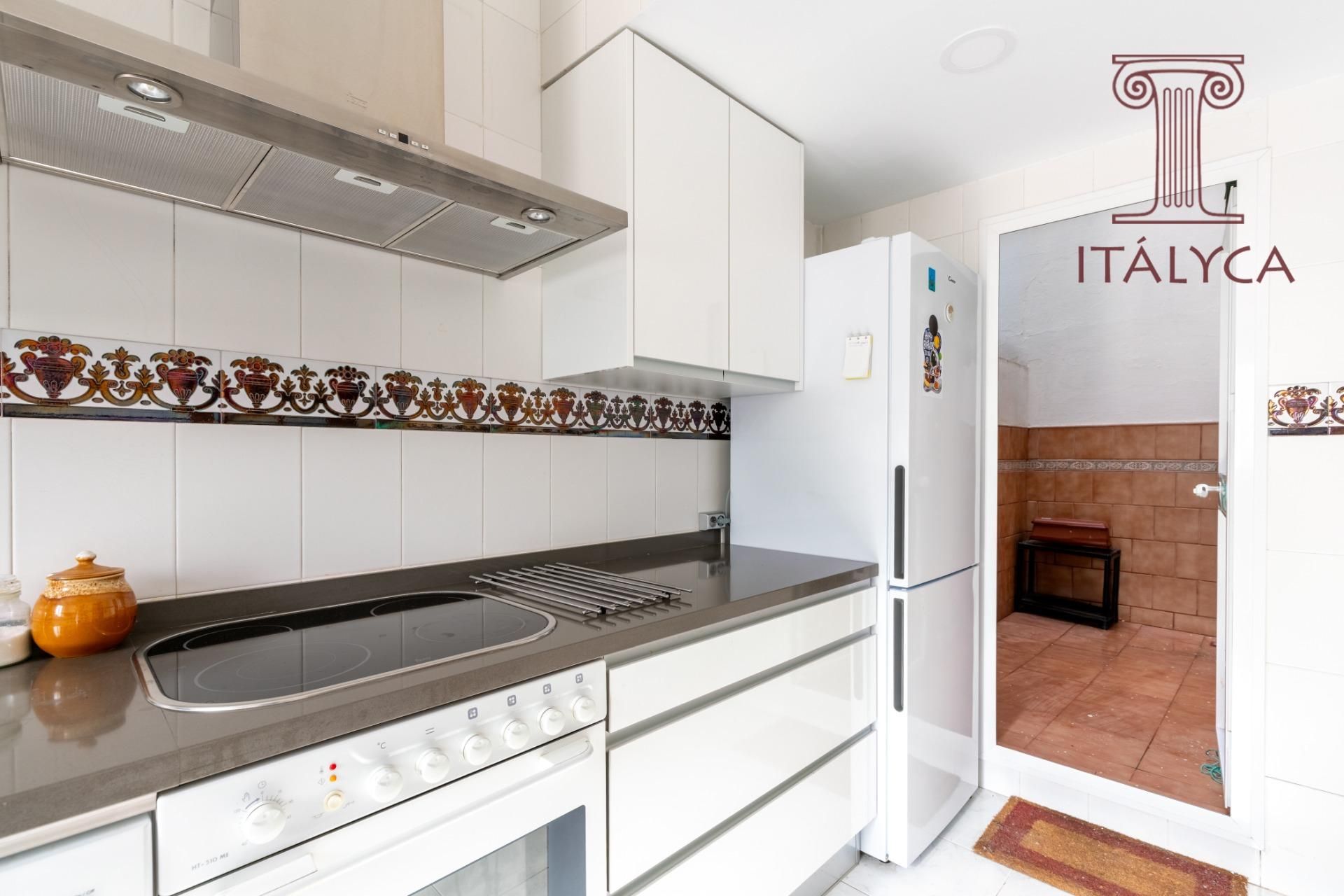 Cuina de Pis en venda en  Sevilla Capital amb Aire condicionat i Traster